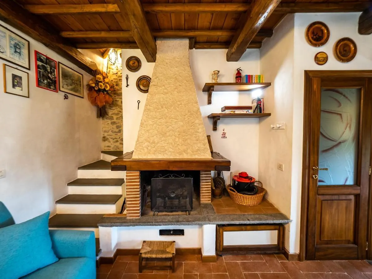 Deliziosa Casetta Sull'Appennino Toscano Montefegatesi Chalet