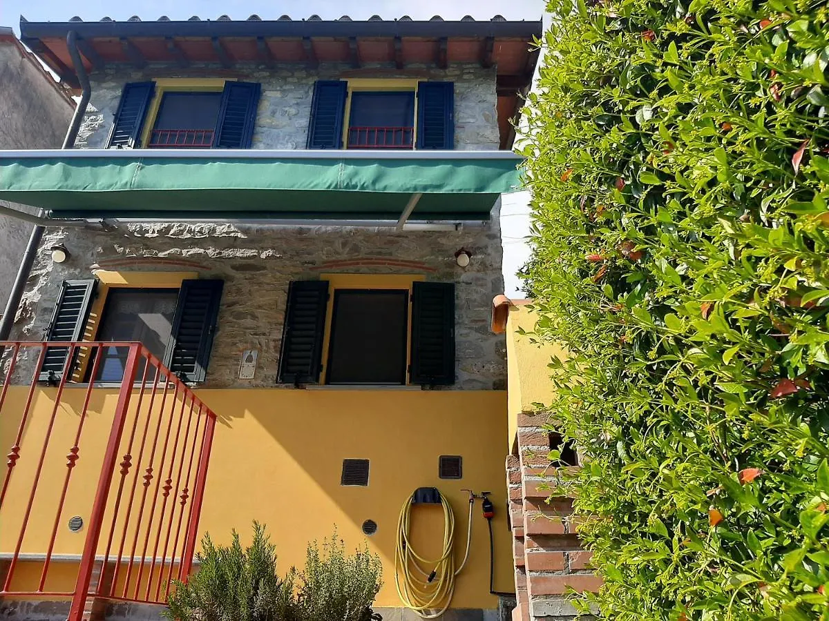 Chalet Deliziosa Casetta Sull'Appennino Toscano Montefegatesi